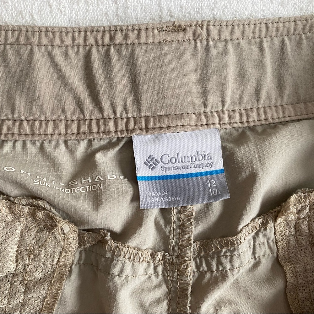 Columbia tan shorts - Picture 2 of 3